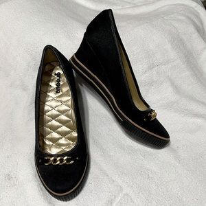 Groove Black Moleskin Wedges with Chain detail Size 10